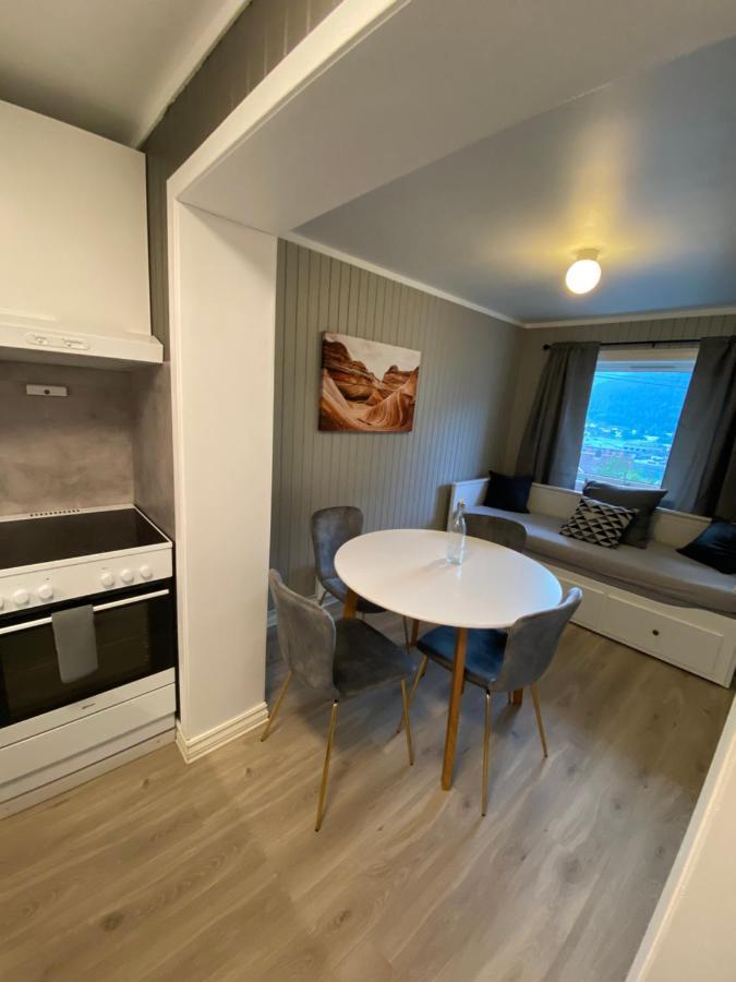 Leilighet Stryn Apartment Ngoại thất bức ảnh